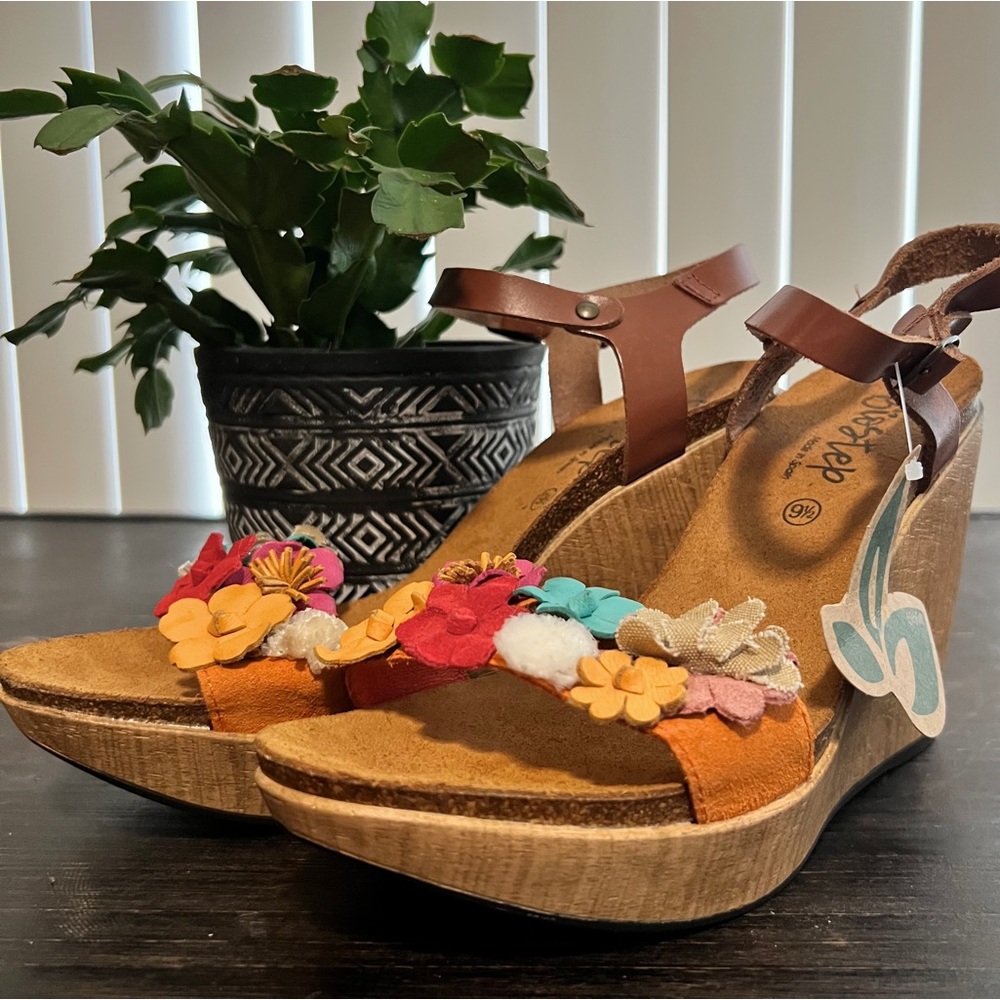Floral Leather Sandals NWT Comfort 4” Wedge Biostep 40 Made in Spain Colorful